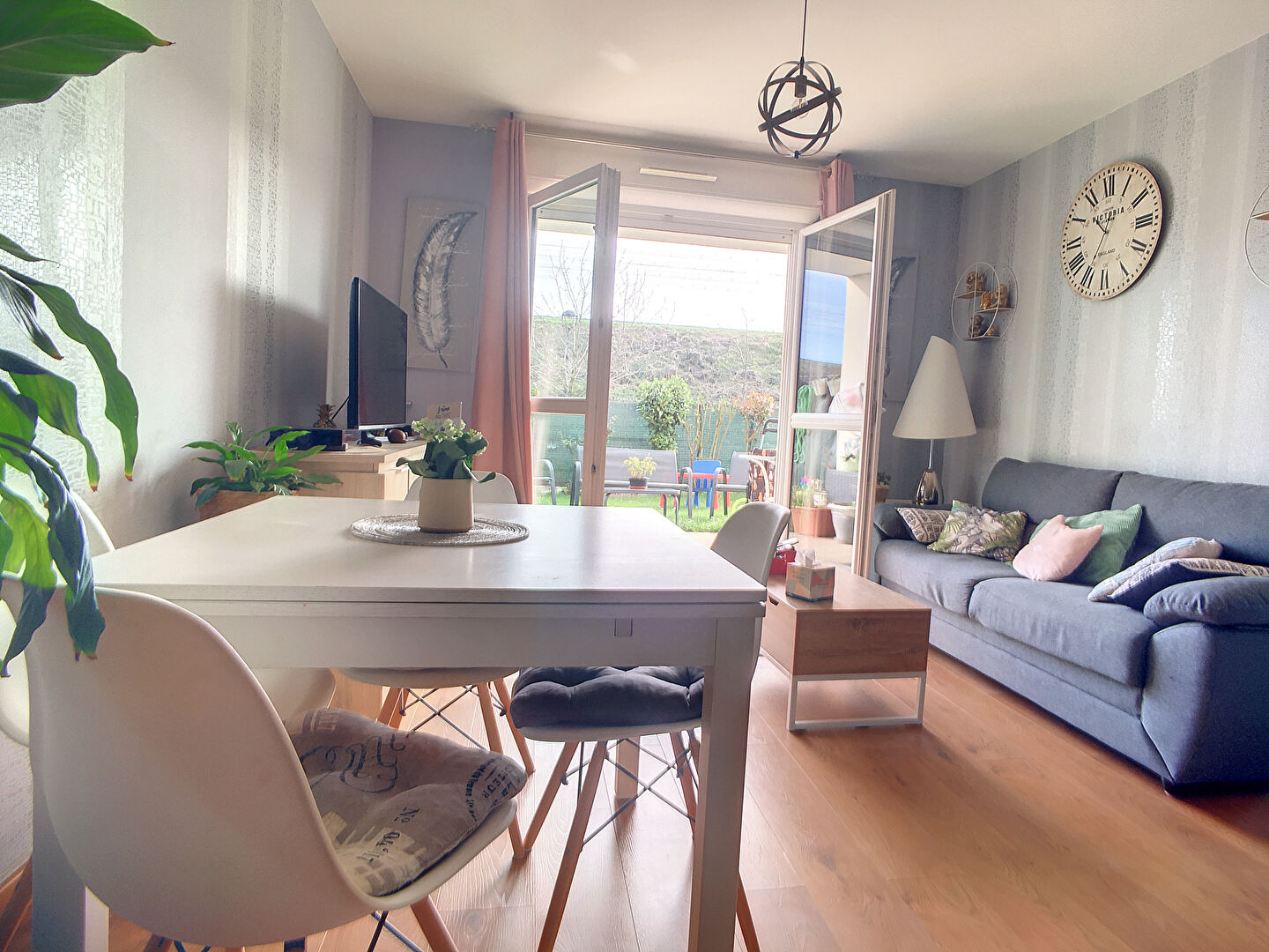 Appartement  3 pièces vendu loué  510  HC à Etrechy