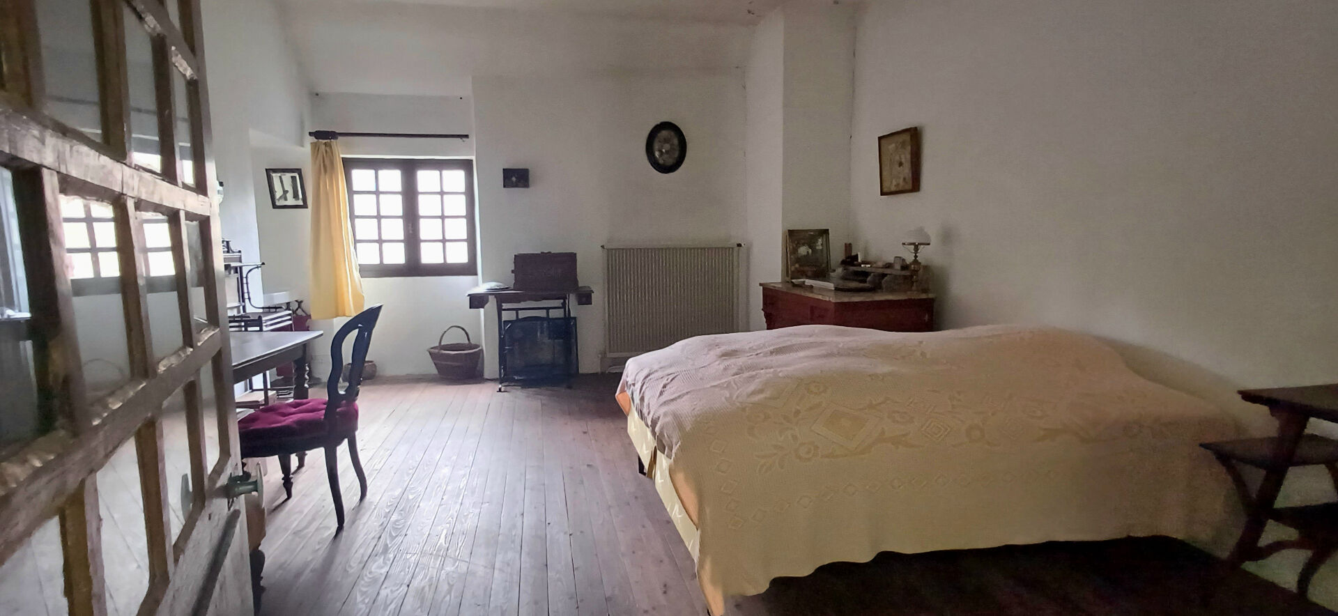 Ensemble en pierres d'exception de 300m² sur 2900 m2 de terrain arboré  à Etampes
