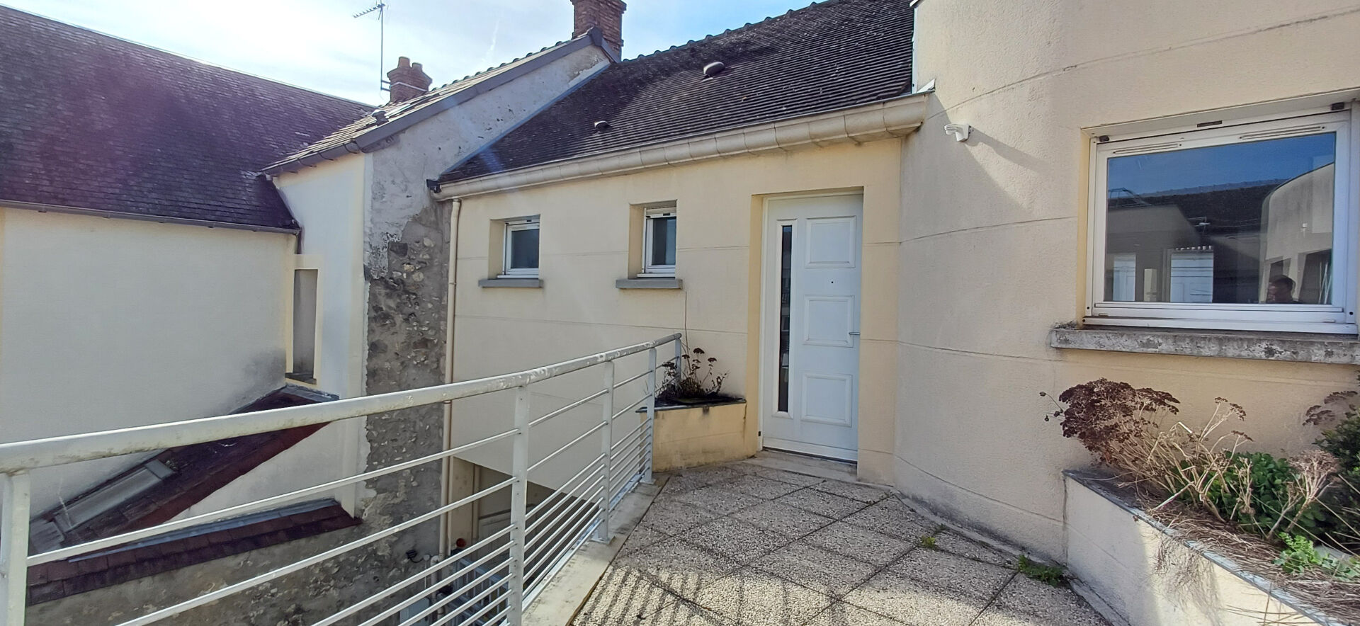 Appartement 2 pièces de 44m² avec terrasse à Etrechy Centre-ville
