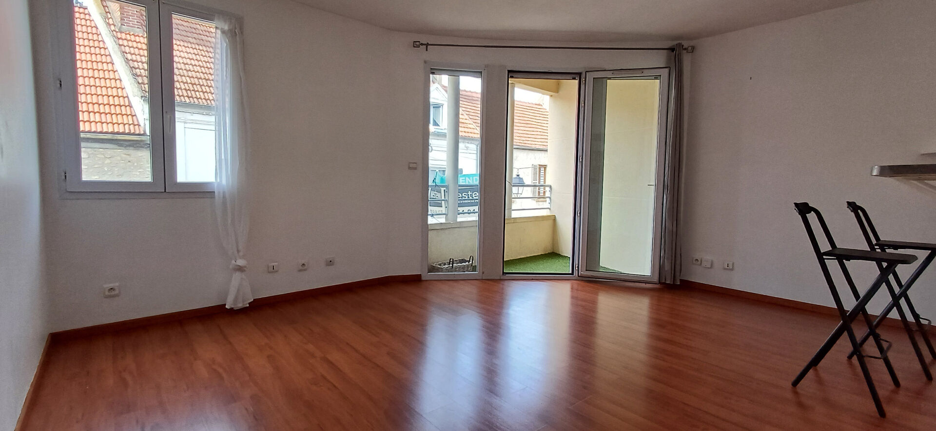 Appartement 2 pièces de 44m² avec terrasse à Etrechy Centre-ville