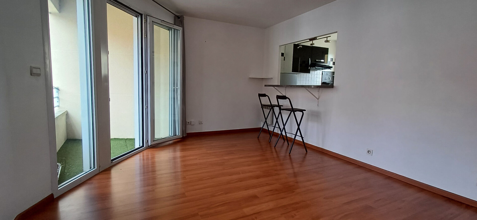 Appartement 2 pièces de 44m² avec terrasse à Etrechy Centre-ville