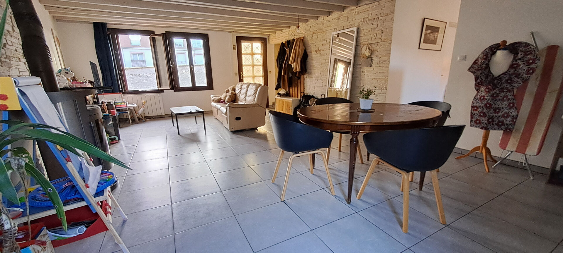 Maison de 4 chambres en pierres à Etampes avec un jardin et un garage