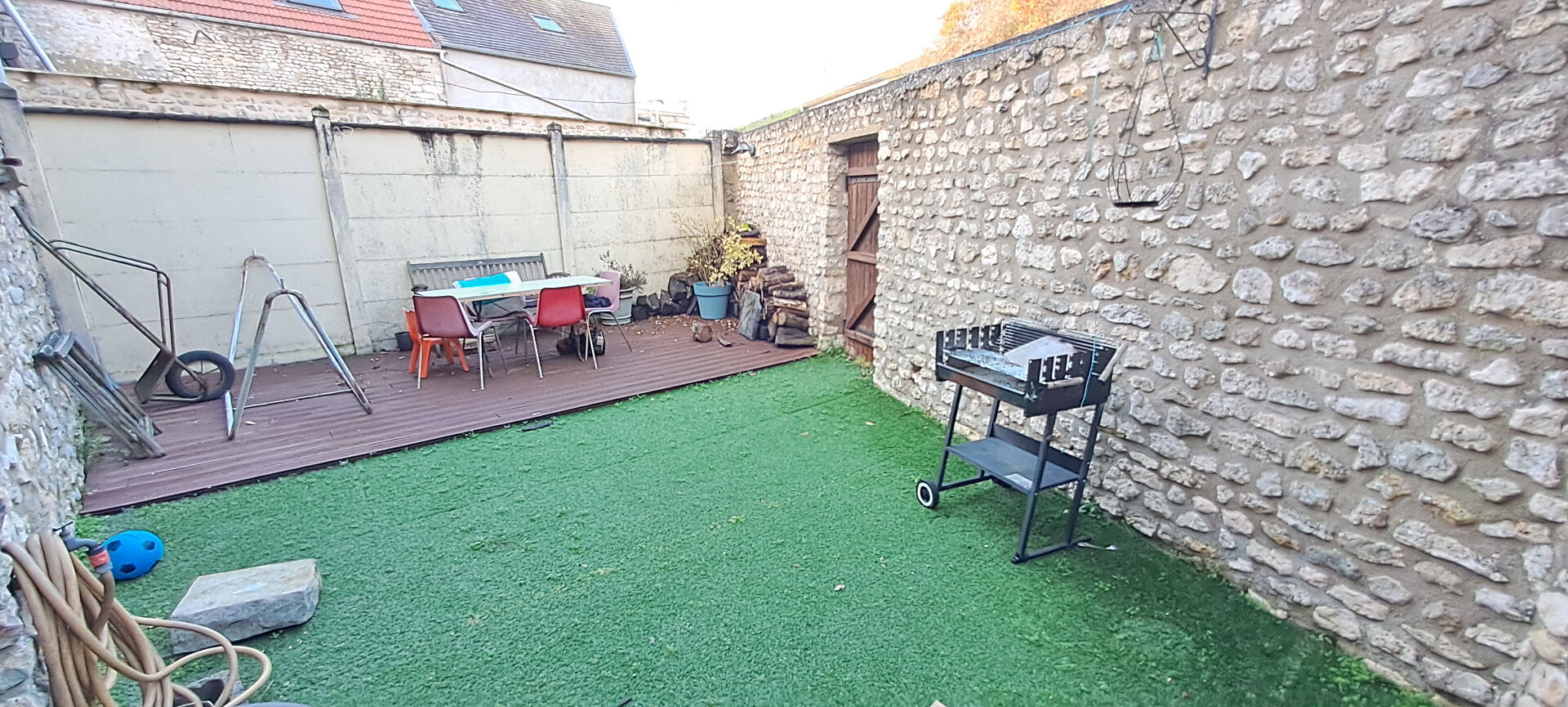 Maison de 4 chambres en pierres à Etampes avec un jardin et un garage