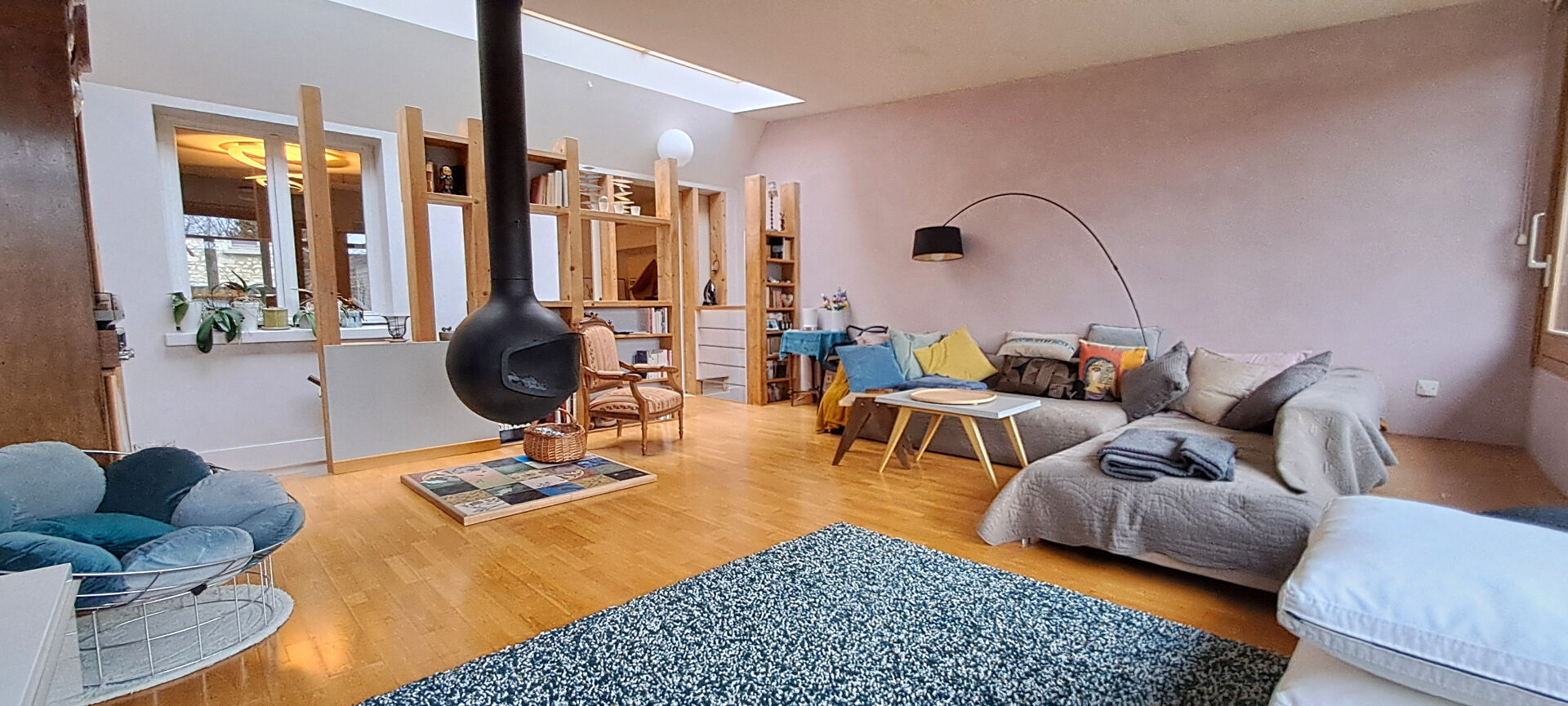 Maison de charme en centre-ville d'Etrechy 4 chambres avec un jardin clos de murs, RER C à 600 mètres, écoles à pieds