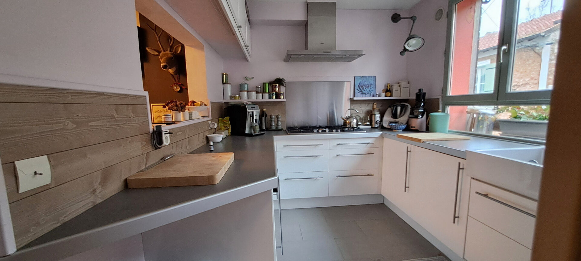 Maison de charme en centre-ville d'Etrechy 4 chambres avec un jardin clos de murs, RER C à 600 mètres, écoles à pieds