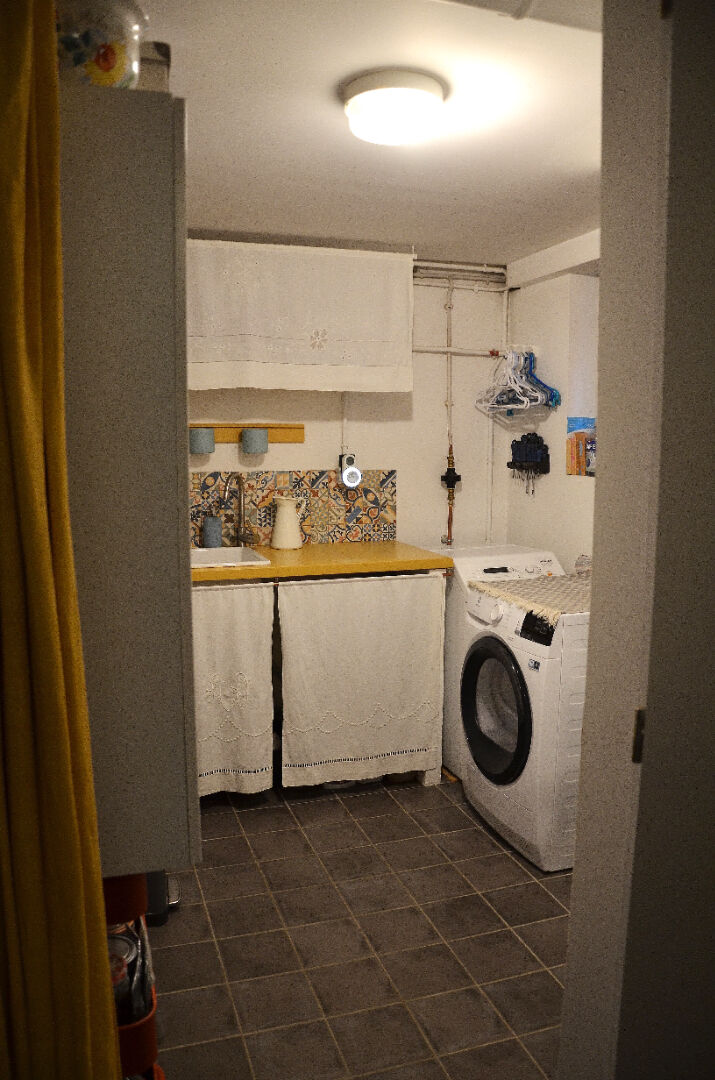 Maison de charme en centre-ville d'Etrechy 4 chambres avec un jardin clos de murs, RER C à 600 mètres, écoles à pieds
