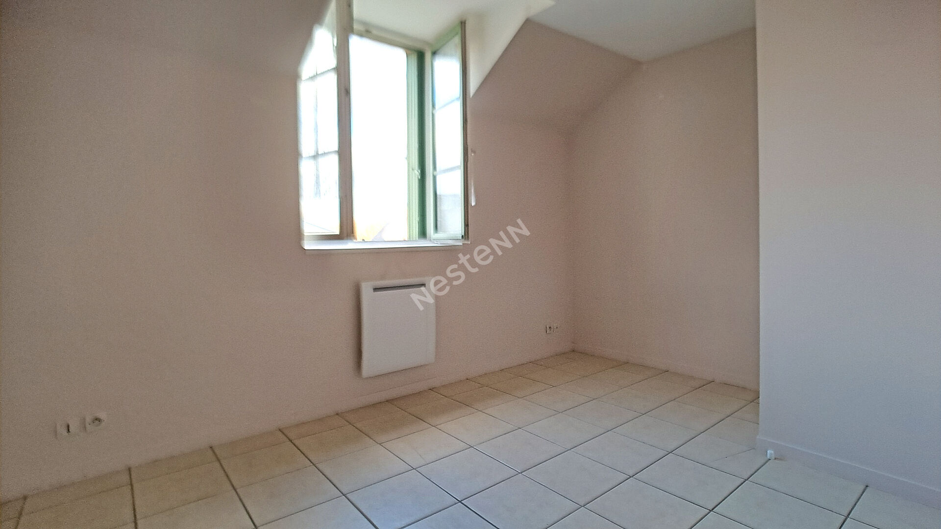 Duplex 3 pièces avec jardin et parking sécurisé à Etampes