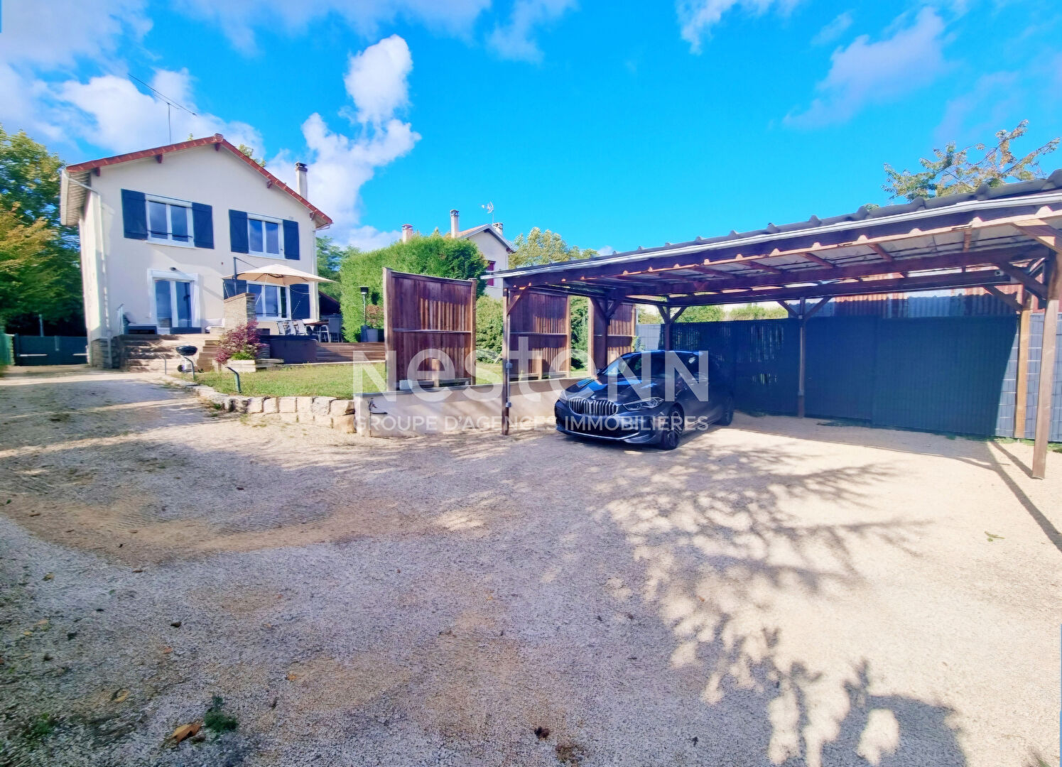 Maison individuelle de 5 pièces avec sous sol sur la commune d'Etréchy proche centre ville.