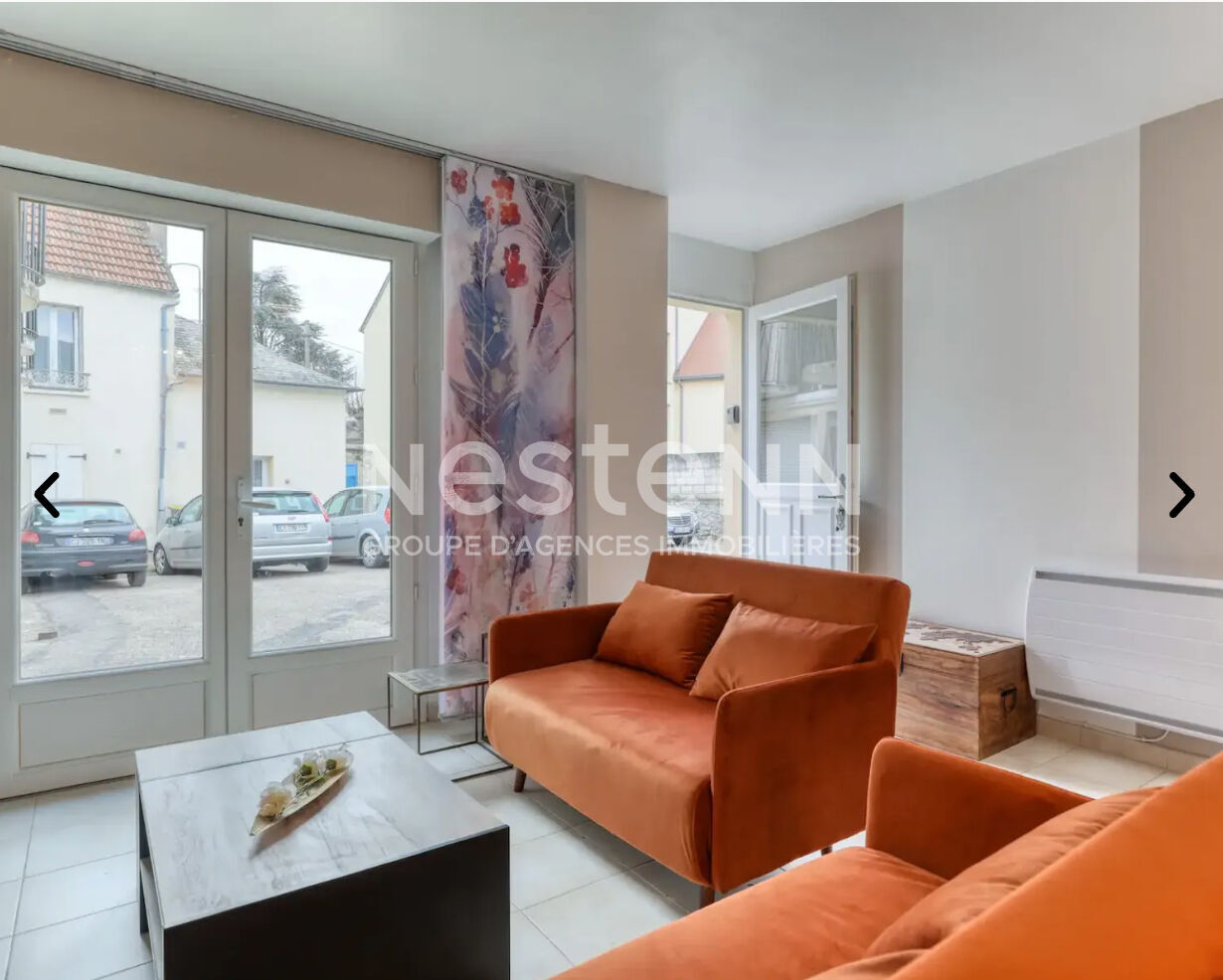 Immeuble de 6 appartements en centre-ville d'Etampes à 400m de la gare RER C et TER direct Paris Austerlitz en 30 minutes.