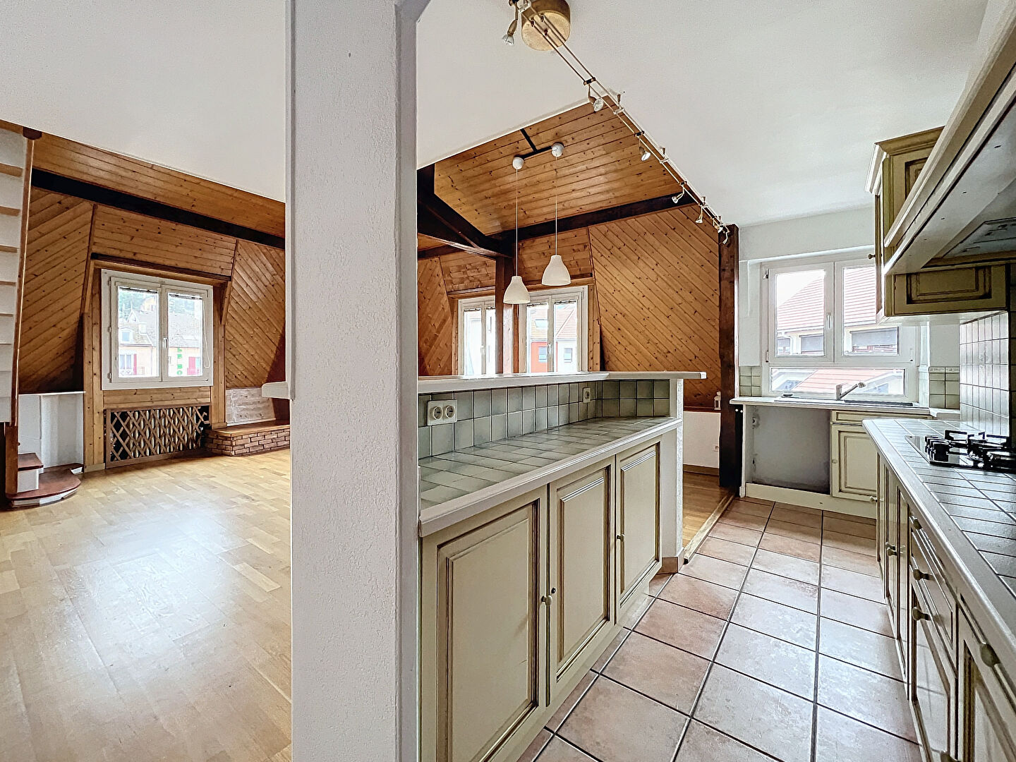Appartement 3 pièces de plus de 85m² en plein centre ville d'Evian, proche embarcadère