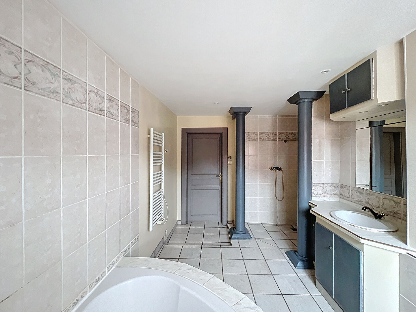 Appartement 3 pièces de plus de 85m² en plein centre ville d'Evian, proche embarcadère