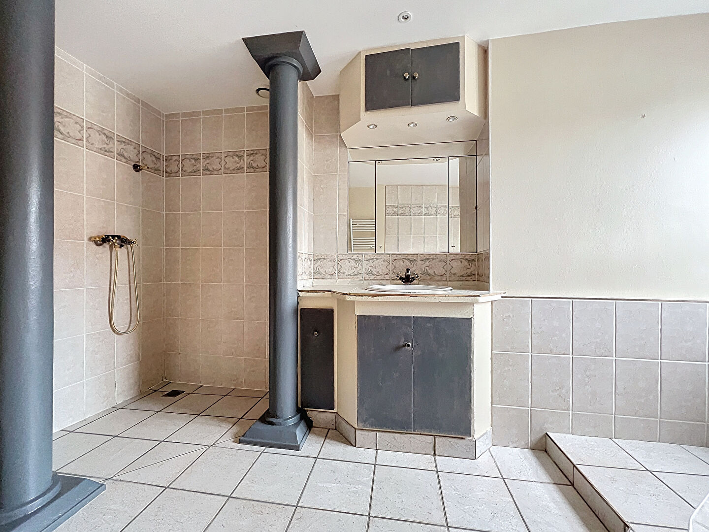 Appartement 3 pièces de plus de 85m² en plein centre ville d'Evian, proche embarcadère