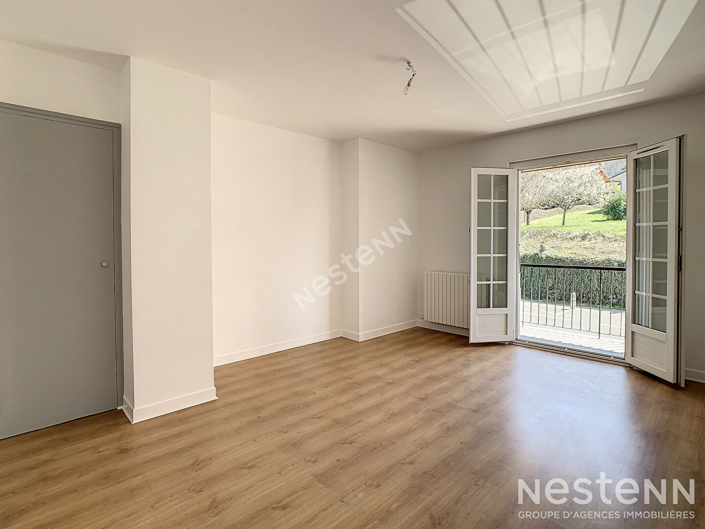 Type 4 de 86 m², entièrement rénové, entre la maison mitoyenne et l'appartement