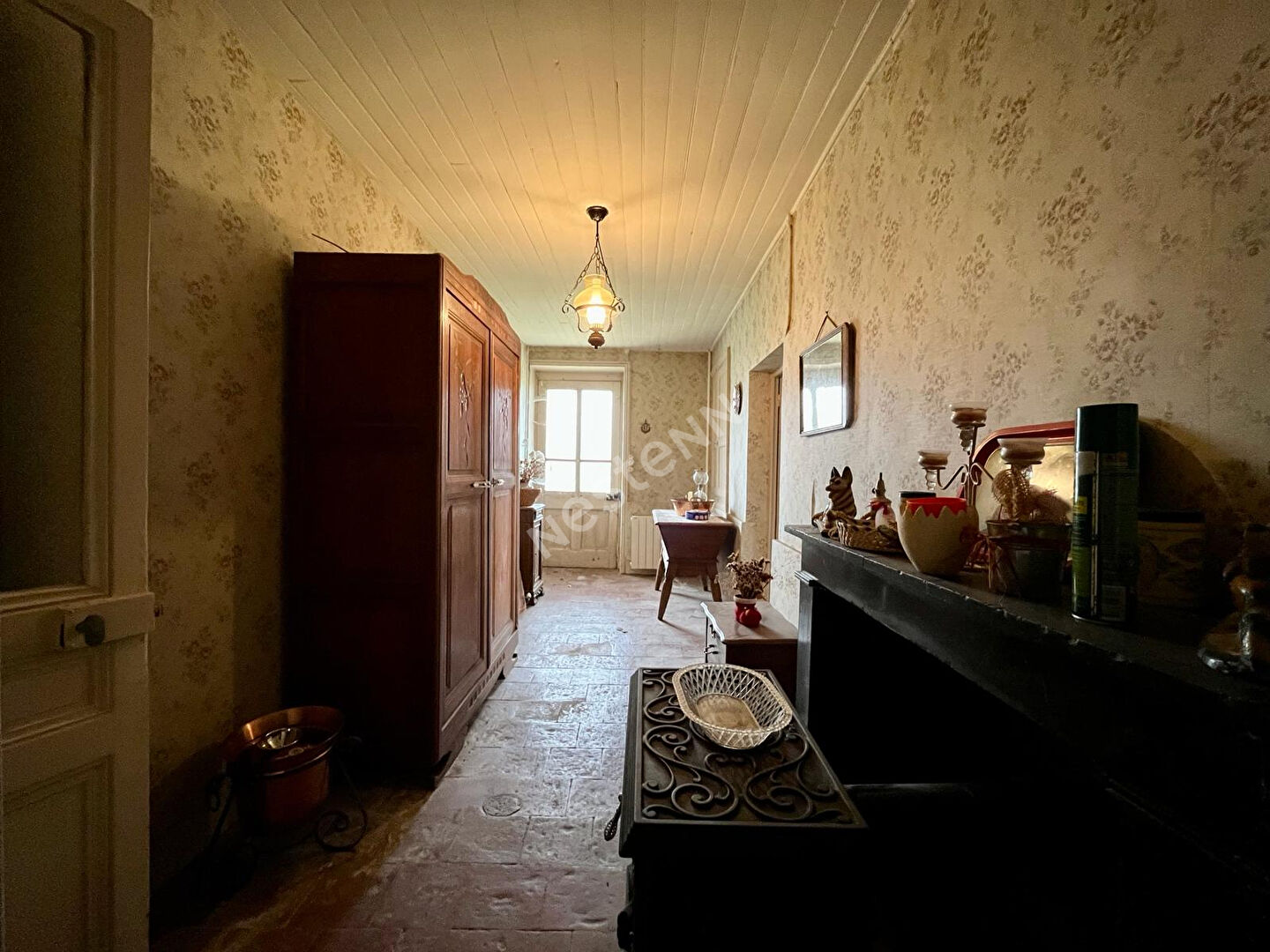 Bâtisse familiale à rénover avec dépendances entre Tournus et Louhans