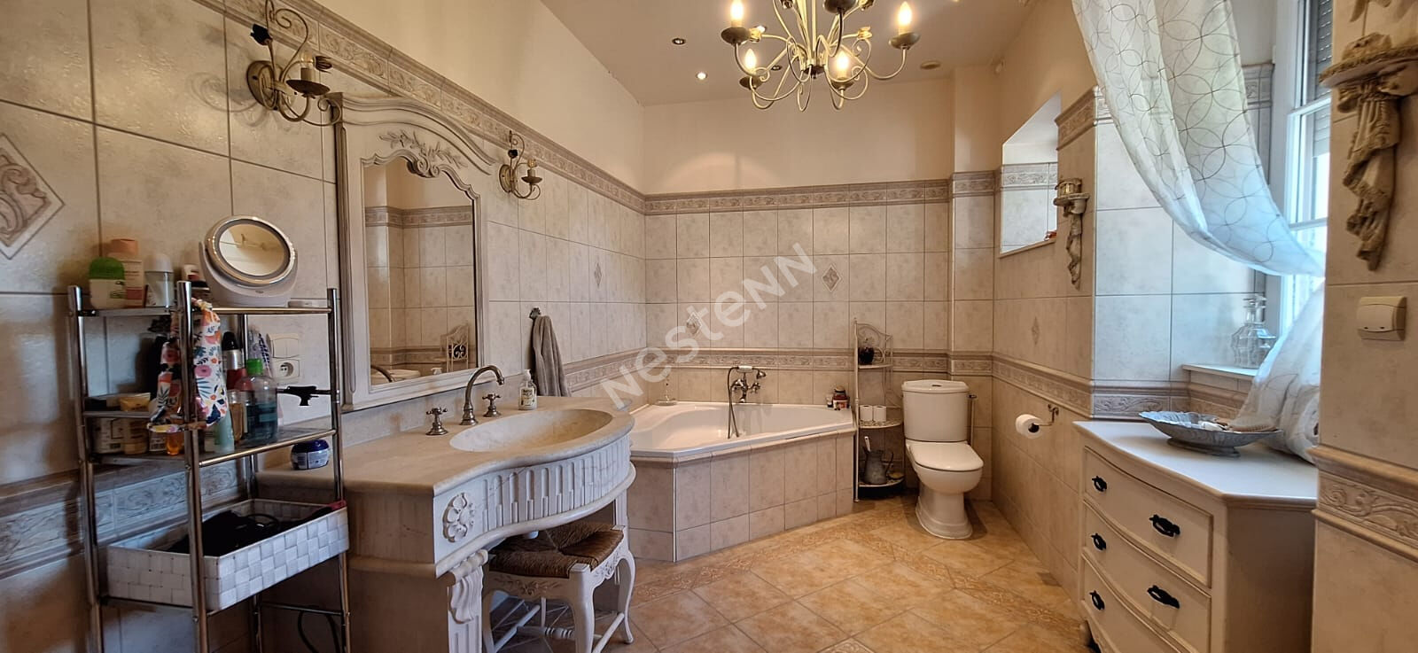 Superbe propriété de caractère, maison familiale offrant 5 chambres et un agréable terrain arboré