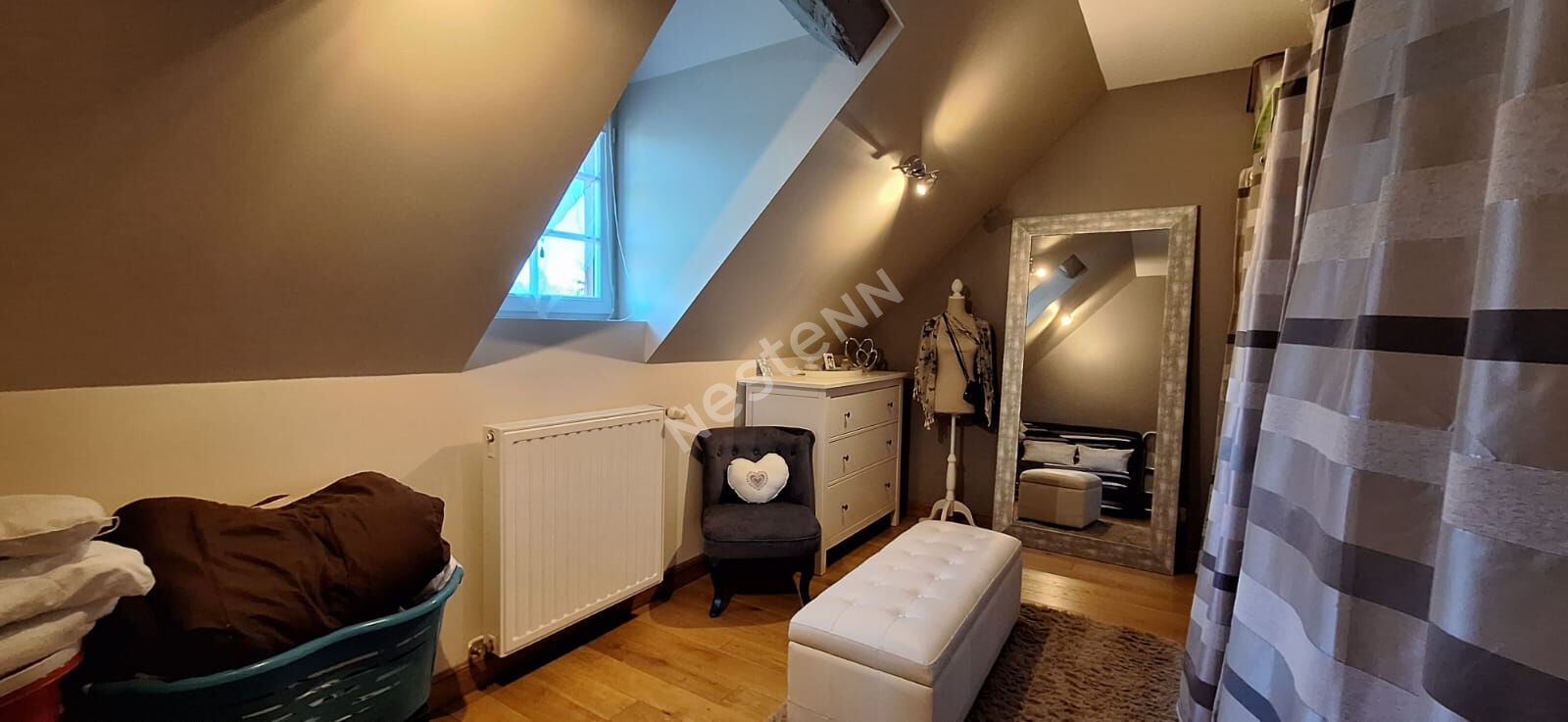 Superbe propriété de caractère, maison familiale offrant 5 chambres et un agréable terrain arboré