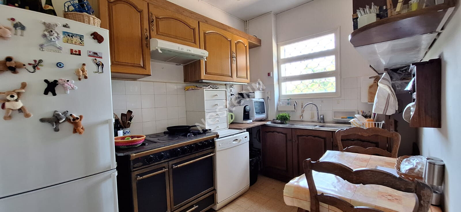 Maison sur sous-sol de plus de 200 m² habitables située entre Cuisery et Saint-Trivier de Courtes
