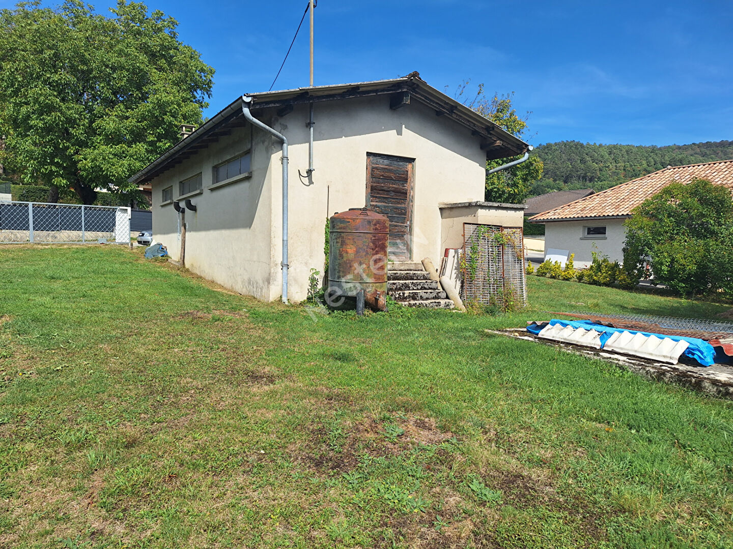 Charmante maison indépendante située dans le village paisible de Challes la Montagne !