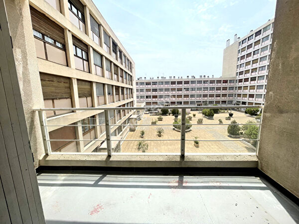 Vente par agence immobiliere à Marseille 5 (13005)