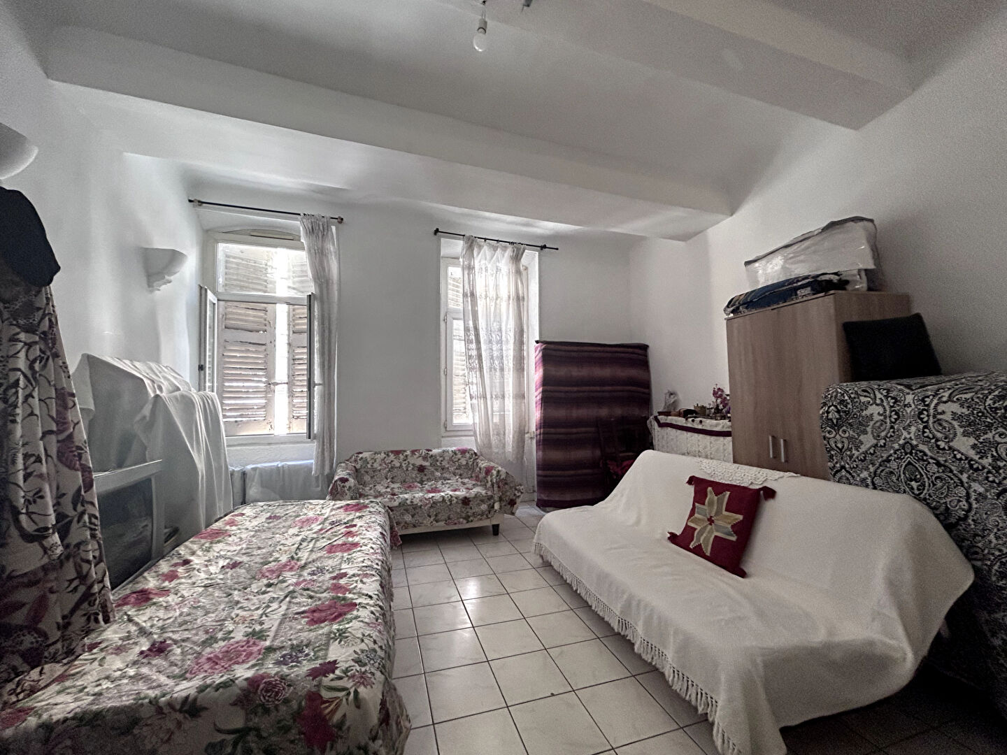 INVESTISSEURS Studio  2 pièce(s) 32 m² Rue d'Italie, Prefecture - BAIL EN COURS