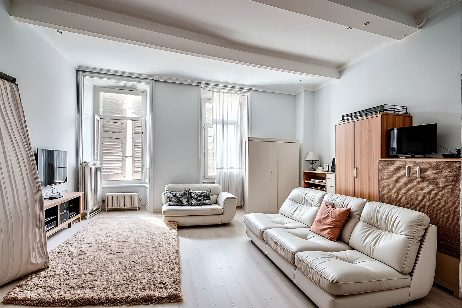 INVESTISSEURS Studio  2 pièce(s) 32 m² Rue d'Italie, Prefecture - BAIL EN COURS