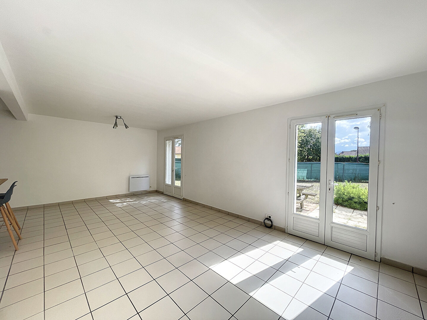 Maison Meximieux 4 pièce(s) 96 m2, 3 chambres, 1 bureau ,avec garage avec jardin de 350m2