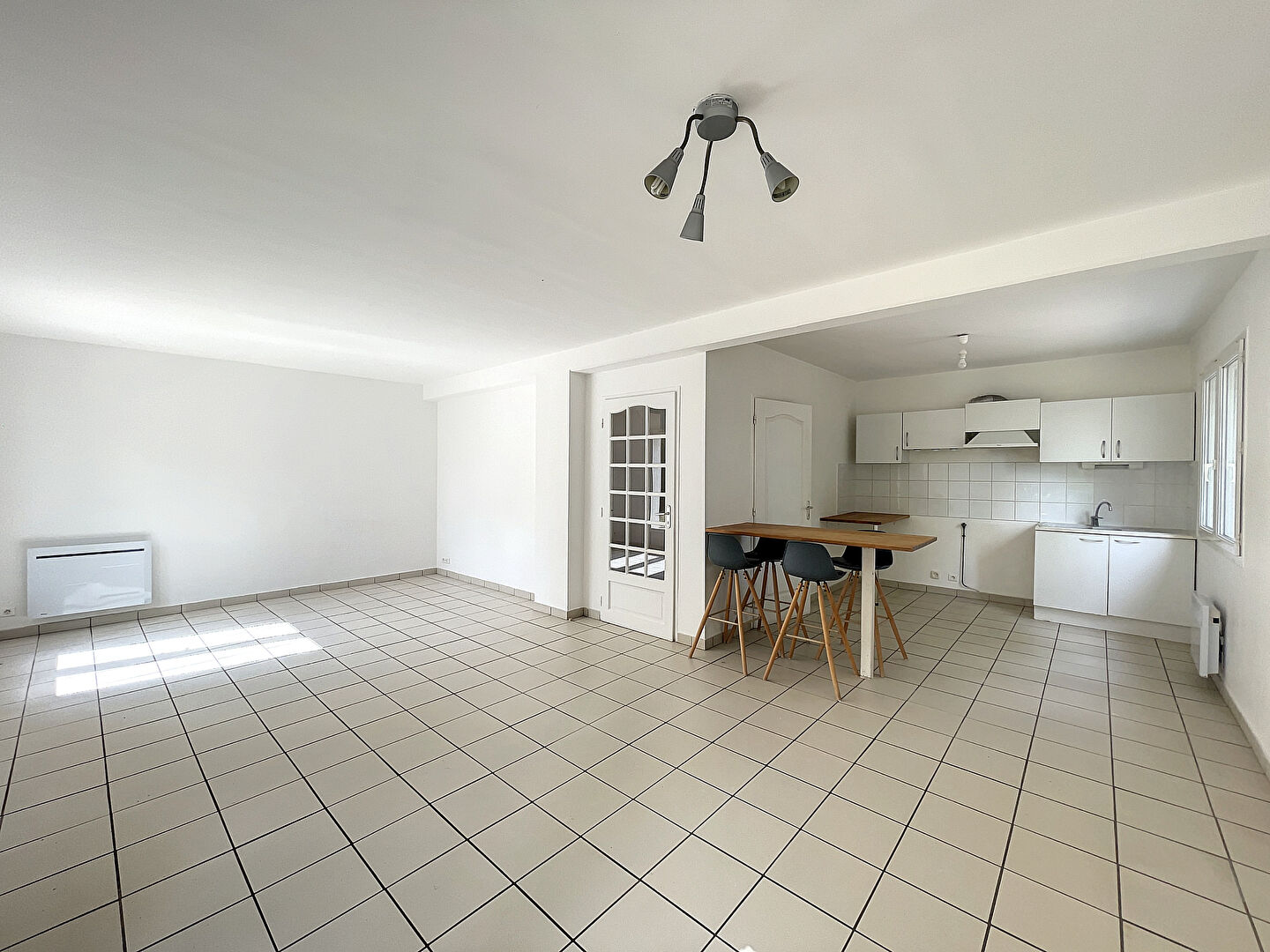 Maison Meximieux 4 pièce(s) 96 m2, 3 chambres, 1 bureau ,avec garage avec jardin de 350m2