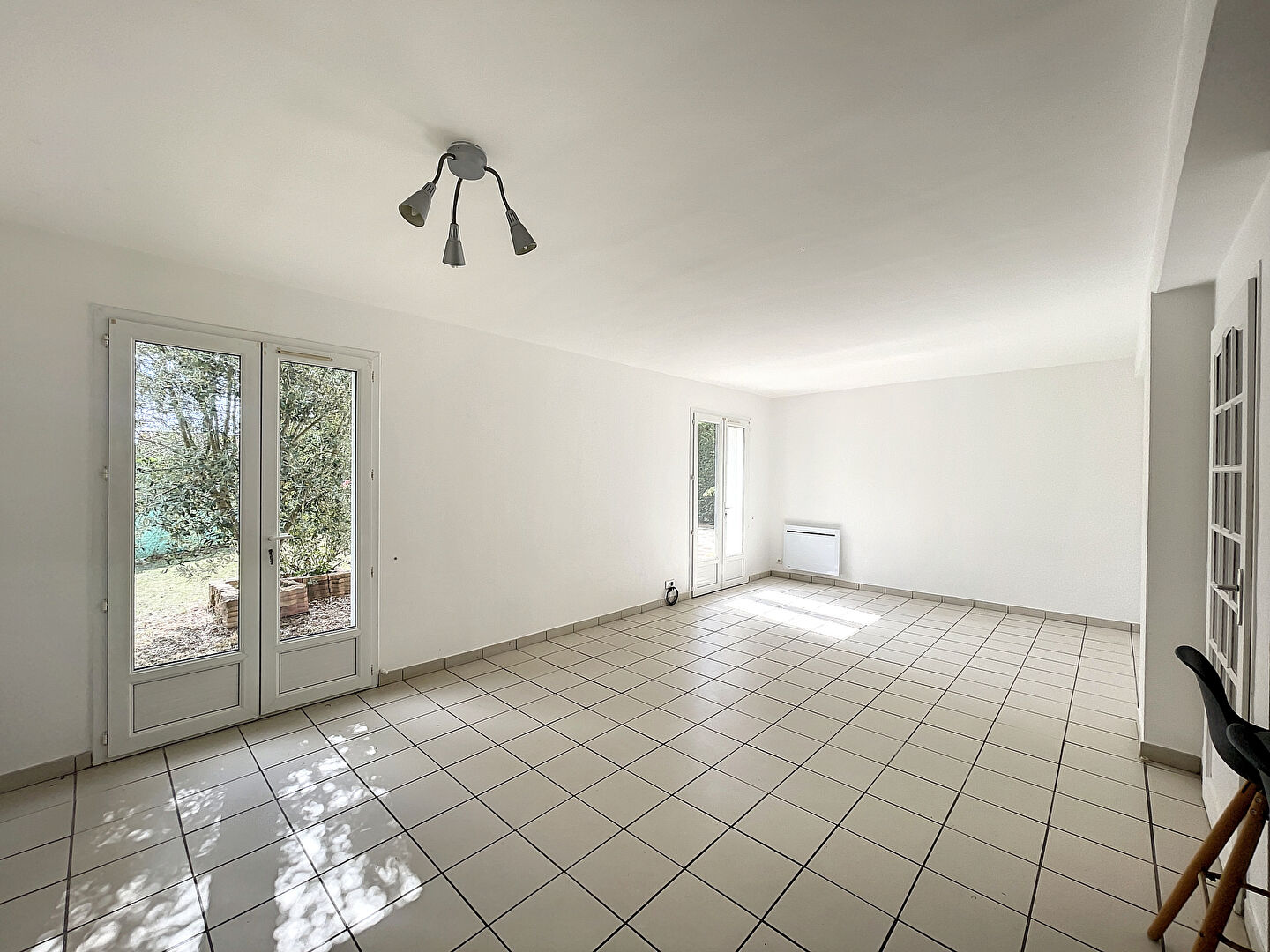 Maison Meximieux 4 pièce(s) 96 m2, 3 chambres, 1 bureau ,avec garage avec jardin de 350m2