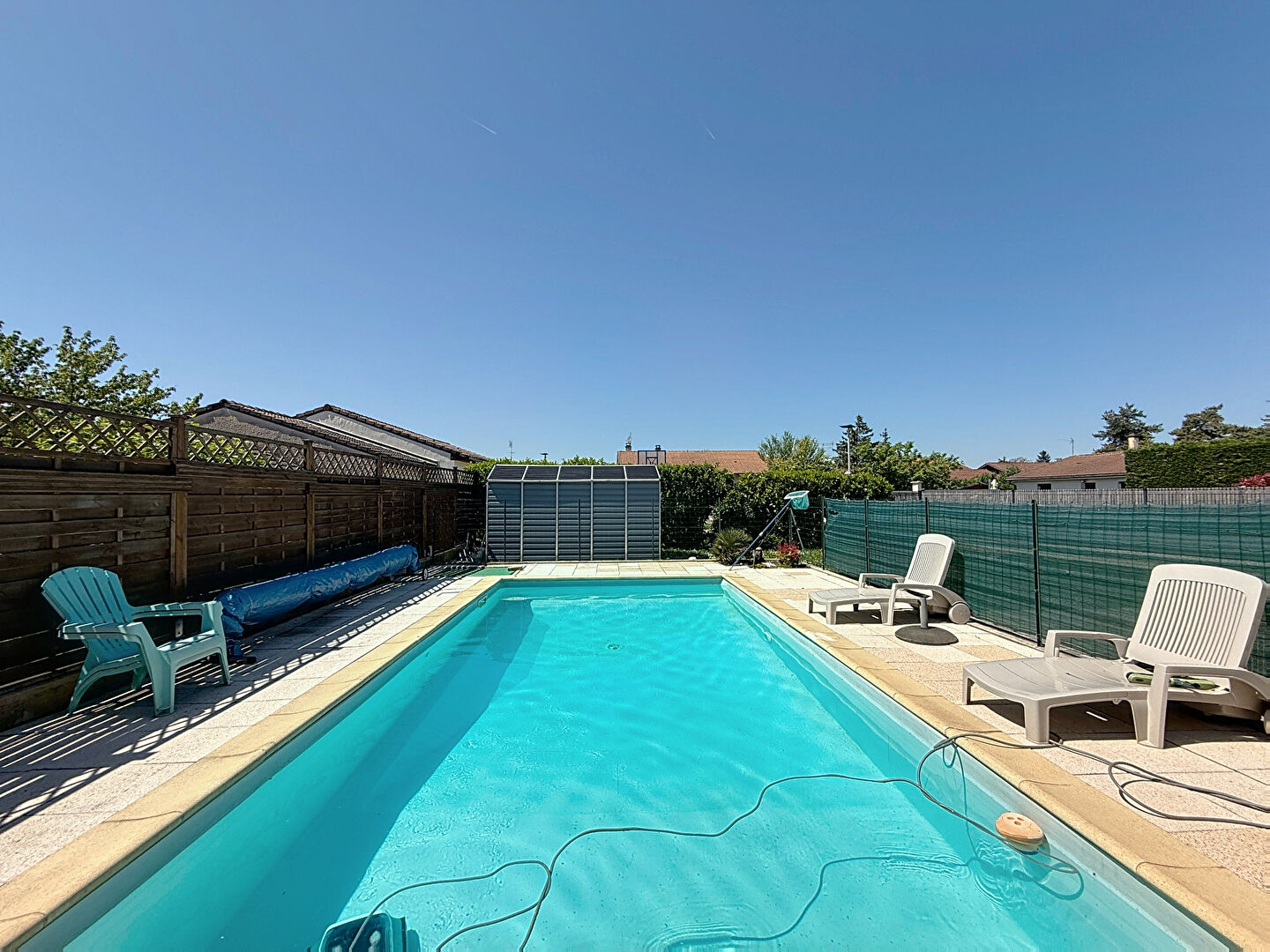 Maison au centre d'Amberieu En Bugey  maison de 108m2, 3 chambres, garage terrain avec piscine