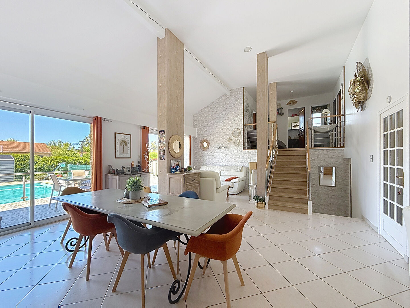 Maison au centre d'Amberieu En Bugey  maison de 108m2, 3 chambres, garage terrain avec piscine