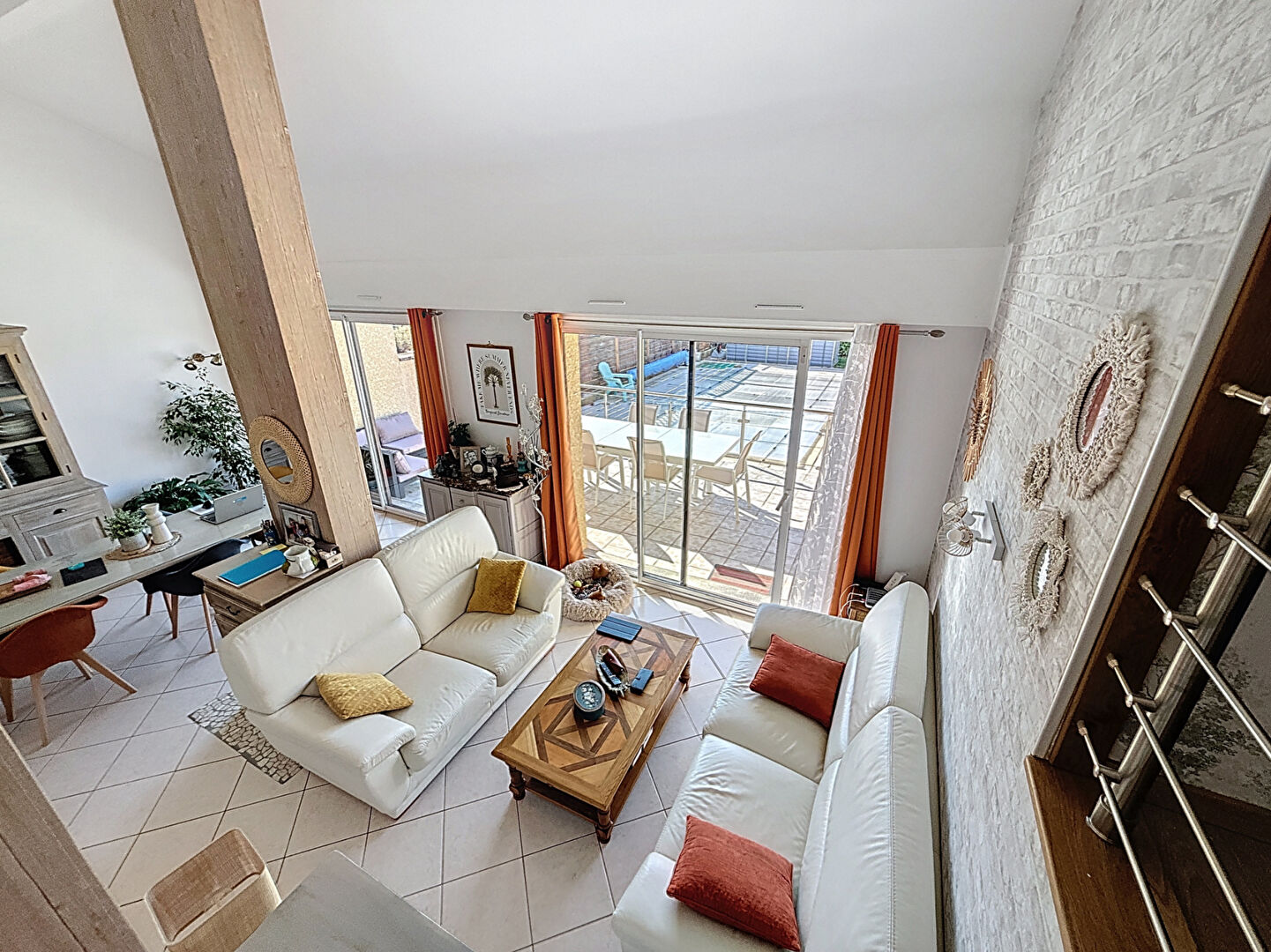 Maison au centre d'Amberieu En Bugey  maison de 108m2, 3 chambres, garage terrain avec piscine