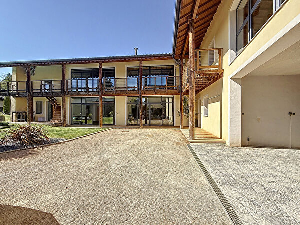 Vente par agence immobiliere à Lyon 2 (69002)