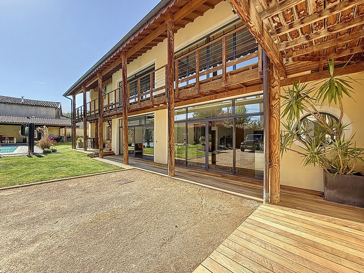 Maison Bourg-saint-christophe 8 pièces, 600 m2 habitable, 5 chambres, garage, terrain 1200m²