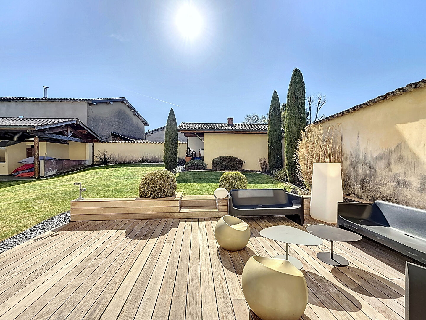 Maison Bourg-saint-christophe 8 pièces, 600 m2 habitable, 5 chambres, garage, terrain 1200m²