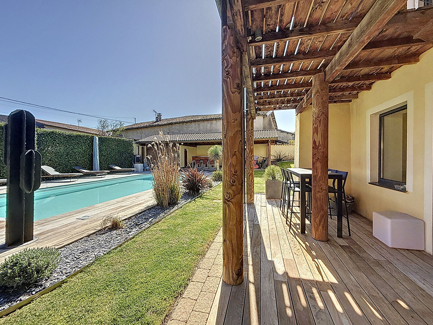 Maison Bourg-saint-christophe 8 pièces, 600 m2 habitable, 5 chambres, garage, terrain 1200m²
