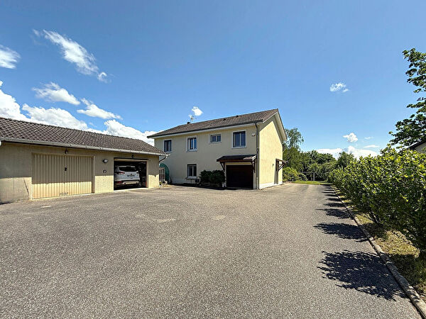 Vente maison meublée à Romaneche thorins (71570)