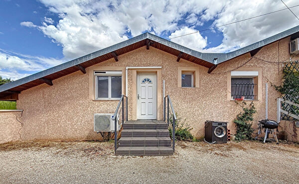 Vente par agence immobiliere à Poncin (01450)