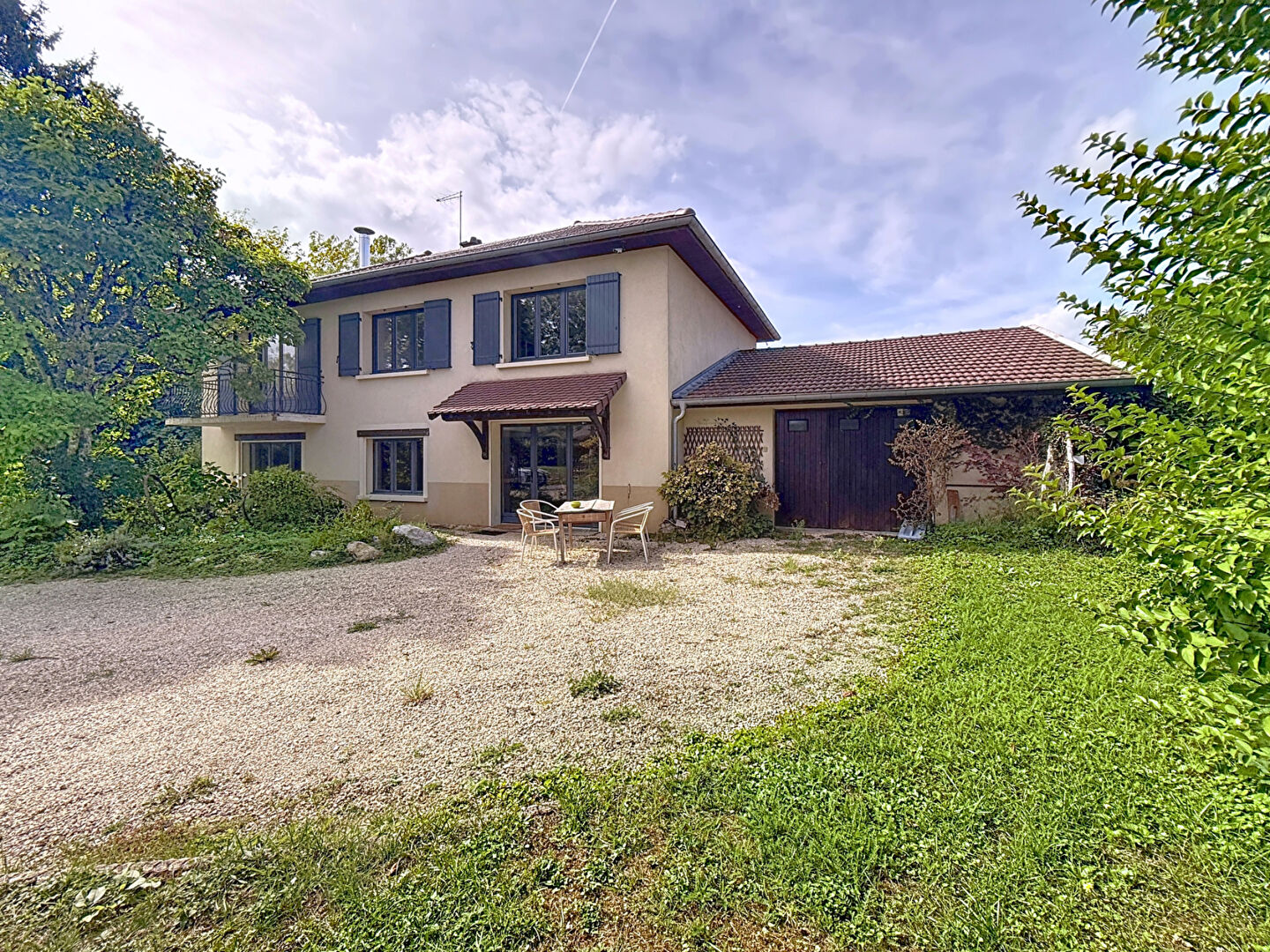 Maison de caractere a Perouges, au pied de la cite medievale 172 m2 ...