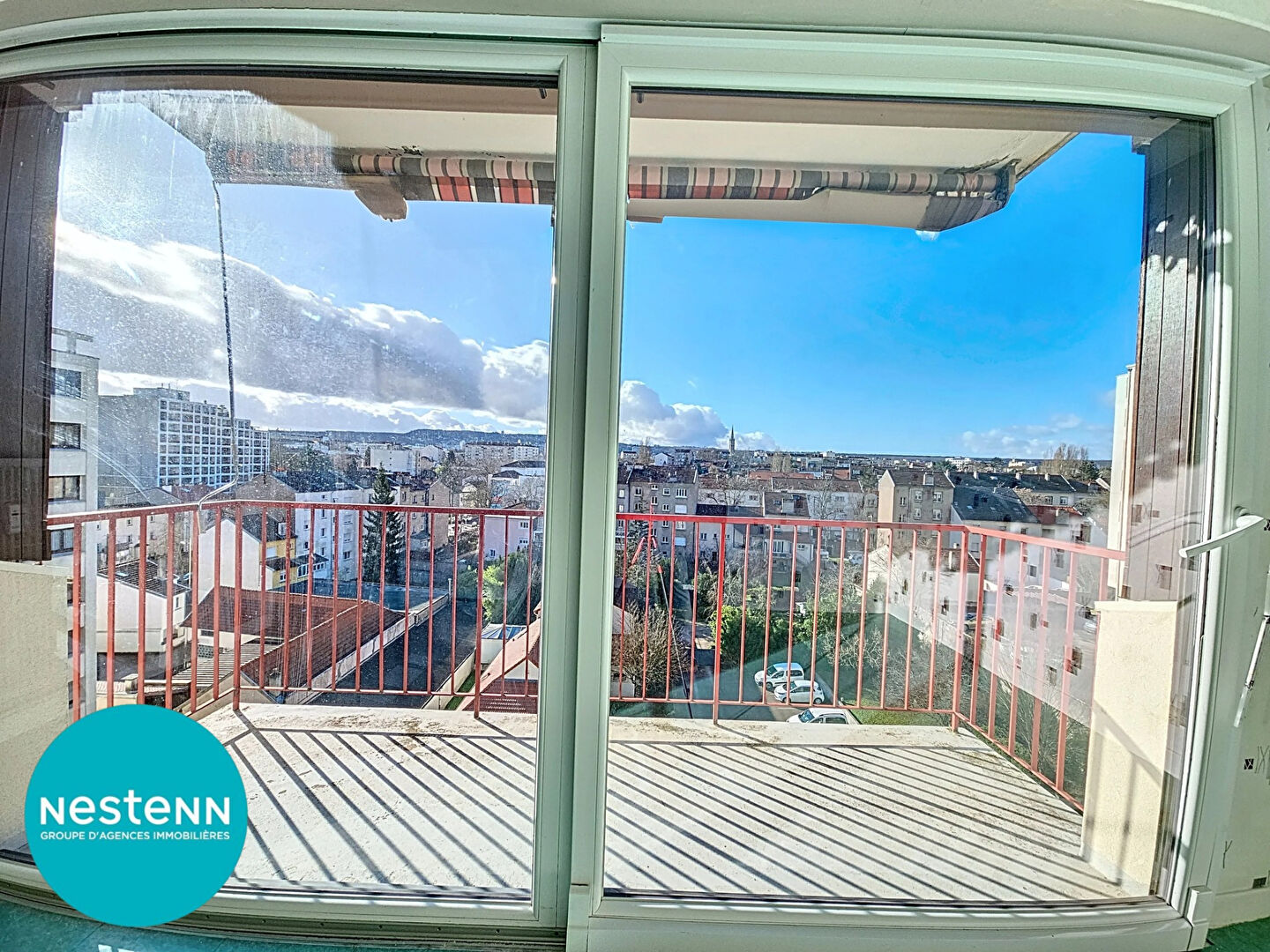 Nancy_Appartement F1 7ème étage résidence Lorraine_Balcon et box fermé