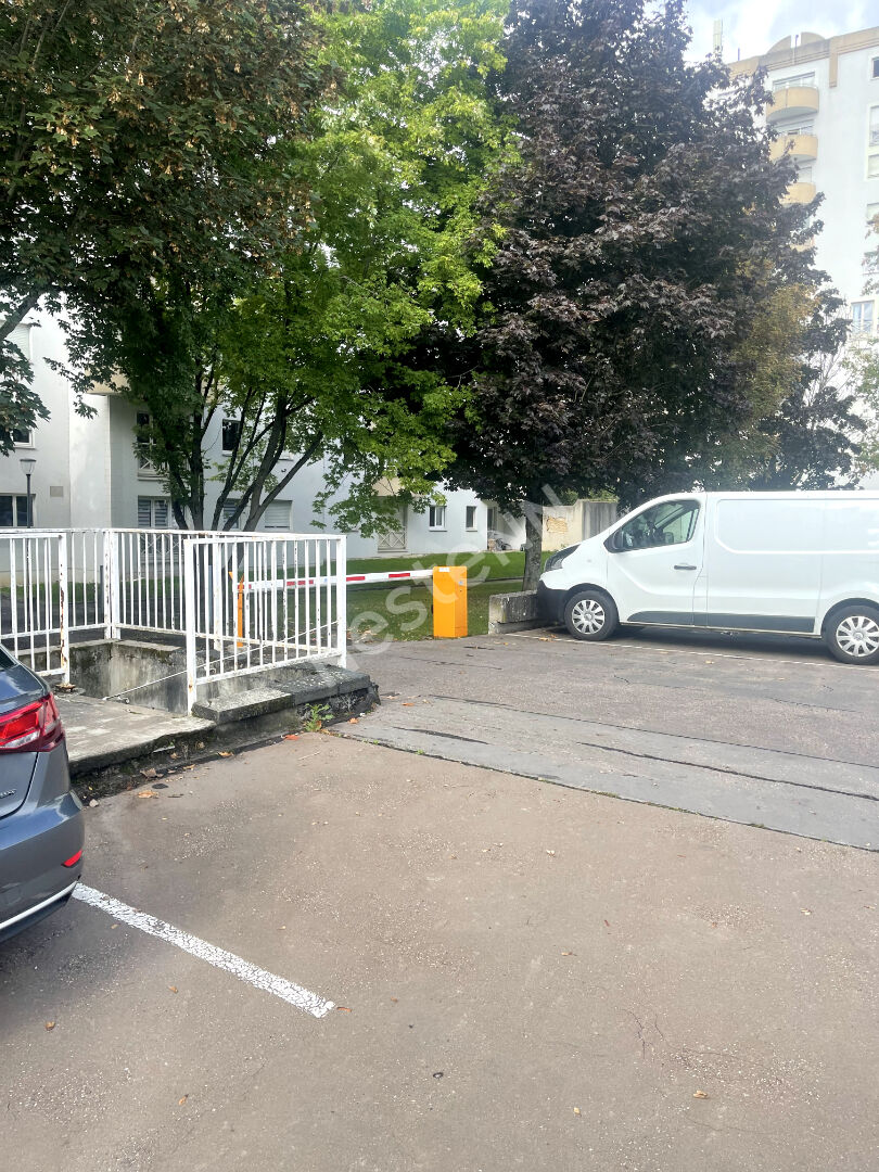 Parking / box Nancy 9 m2 A LOUER - NANCY - ARTEM - THERMAL- GENERAL LECLERC