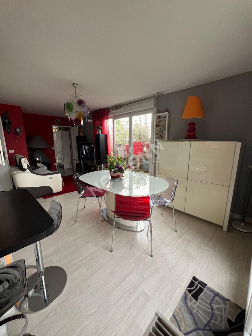3 Pièces TERRASSE DERNIER ETAGE Proche Parc à Neuilly sur Marne