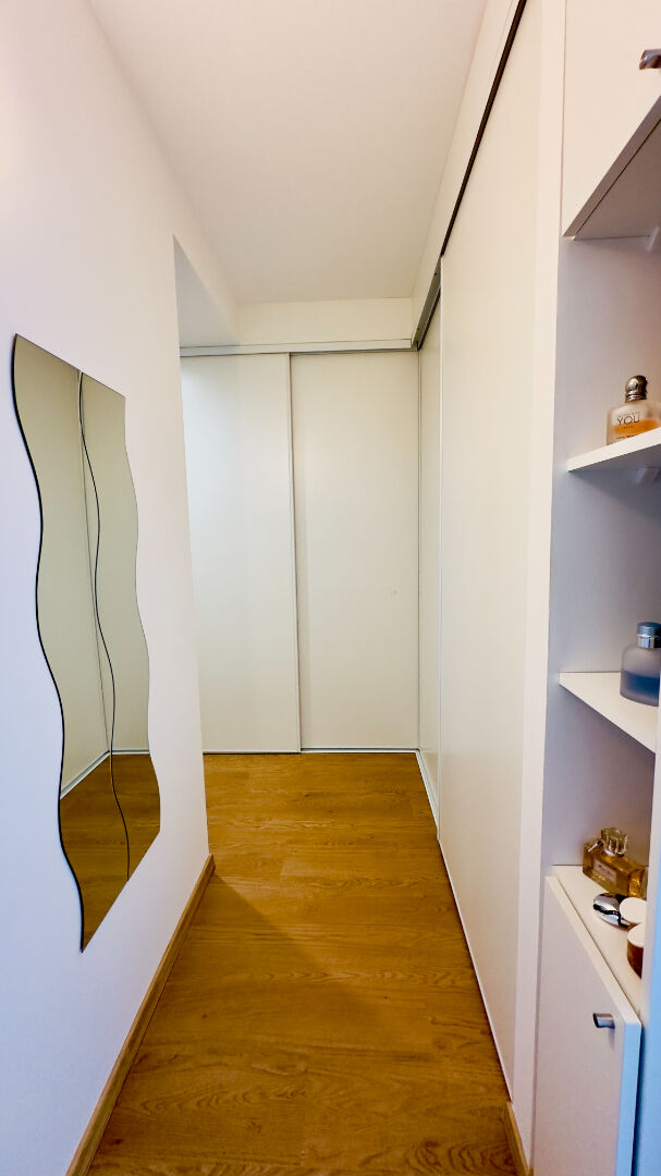 À vendre sur la baie de l'Anse Vata, un superbe appartement de standing de type F2 d'environ 50 m2 de surface habitable.