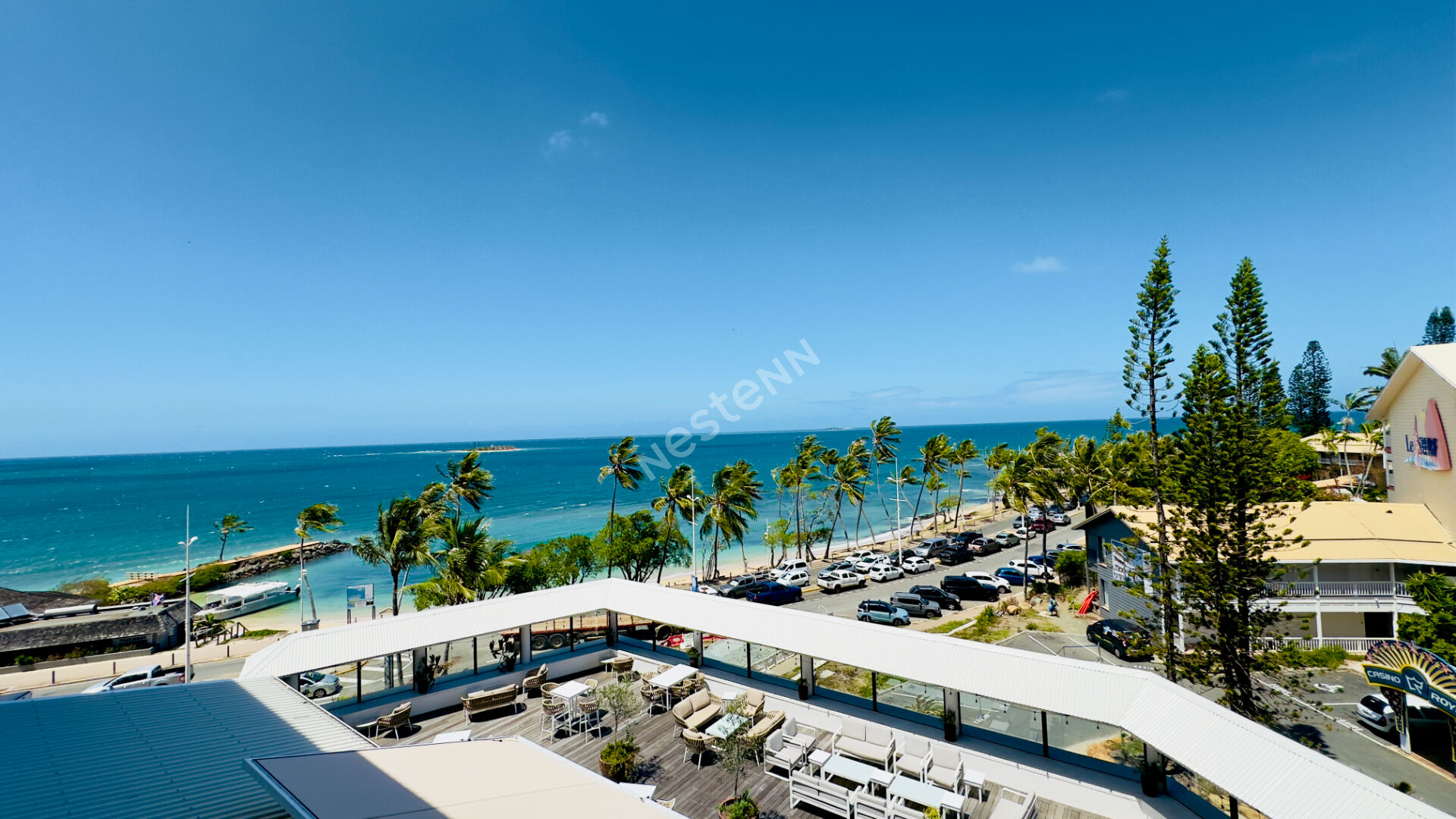 À vendre sur la baie de l'Anse Vata, un superbe appartement de standing de type F2 d'environ 50 m2 de surface habitable.