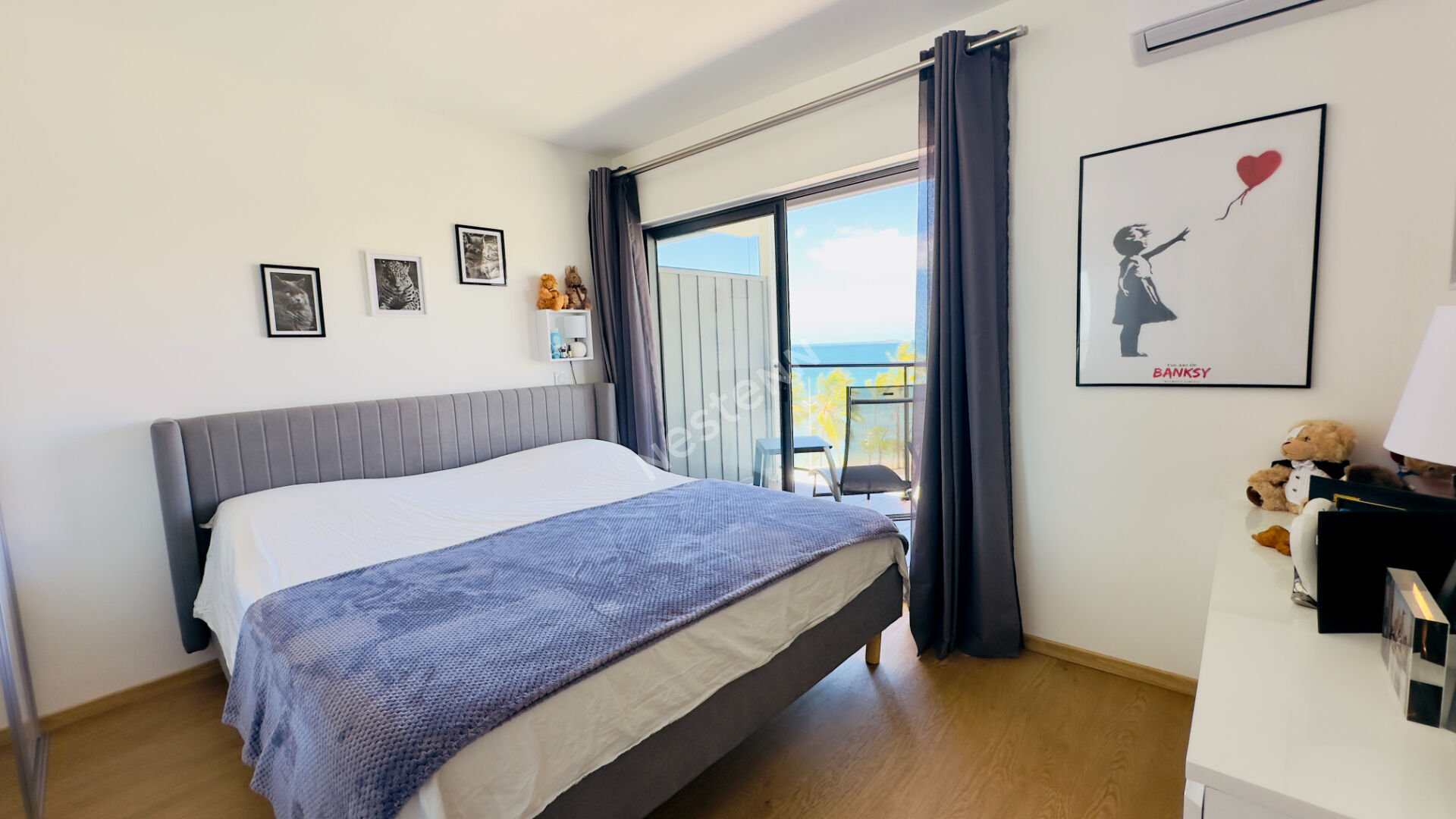 À vendre sur la baie de l'Anse Vata, un superbe appartement de standing de type F2 d'environ 50 m2 de surface habitable.
