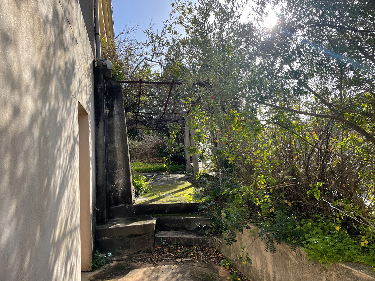 maison en plein coeur du village de Conca