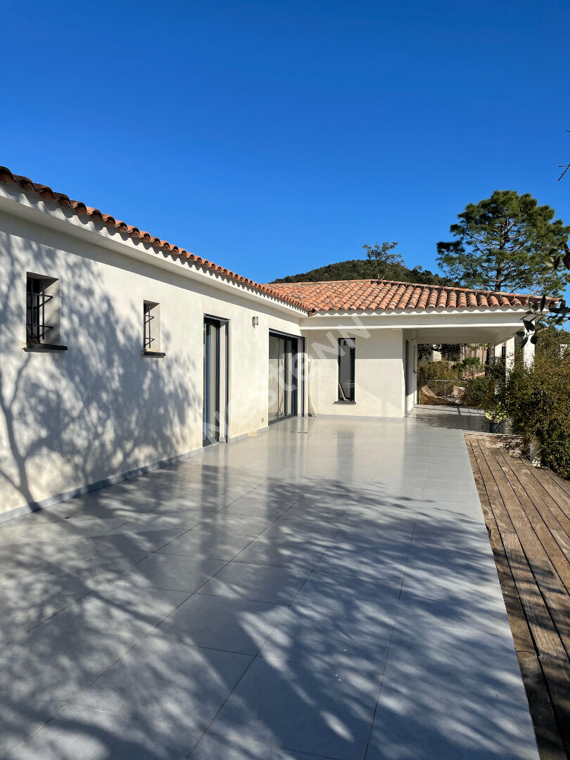 Maison Sainte Lucie De Porto-vecchio 6 pièce(s) 165 m2 à 3 min de la mer