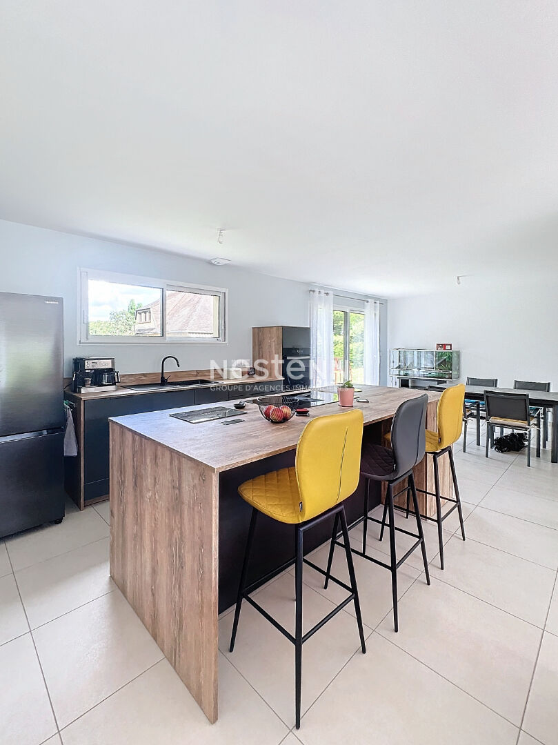 PLAIN PIED - MODERNE - LUMINEUX - 2 CHAMBRES - GARAGE -  JARDIN - SANS TRAVAUX -