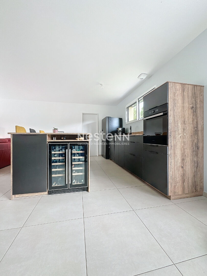 PLAIN PIED - MODERNE - LUMINEUX - 2 CHAMBRES - GARAGE -  JARDIN - SANS TRAVAUX -