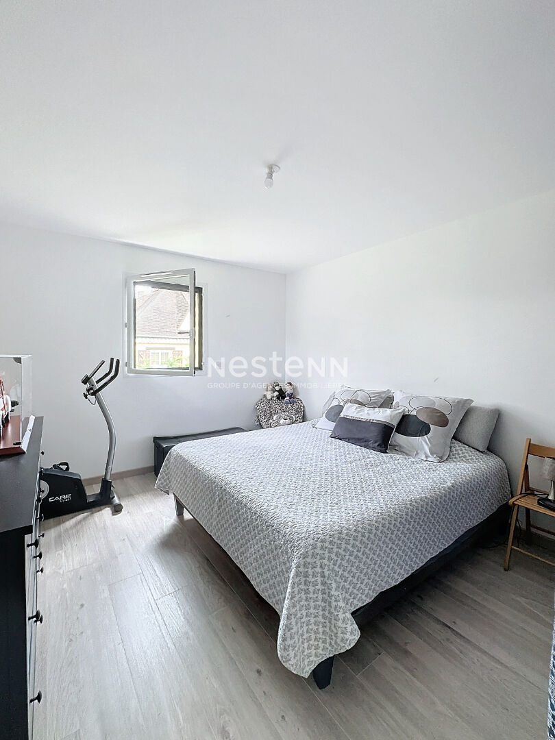 PLAIN PIED - MODERNE - LUMINEUX - 2 CHAMBRES - GARAGE -  JARDIN - SANS TRAVAUX -