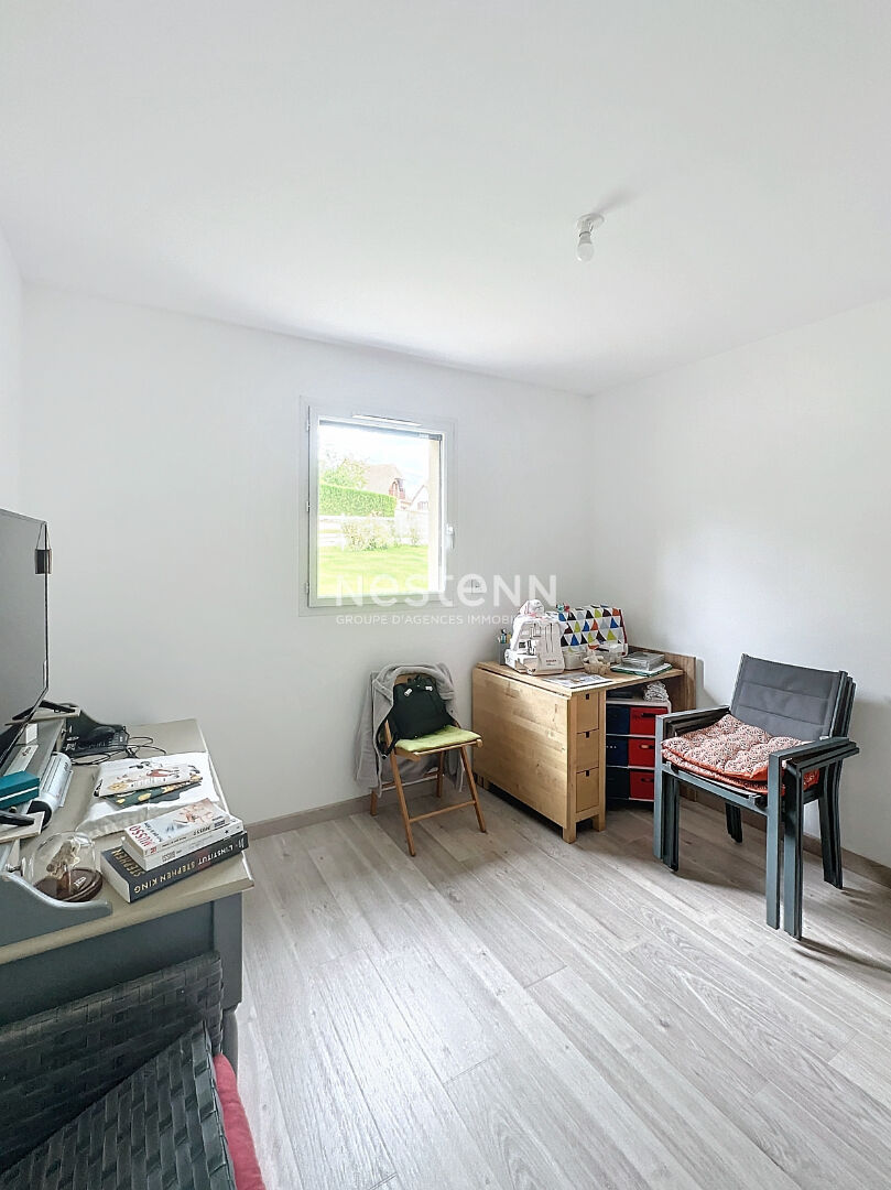 PLAIN PIED - MODERNE - LUMINEUX - 2 CHAMBRES - GARAGE -  JARDIN - SANS TRAVAUX -